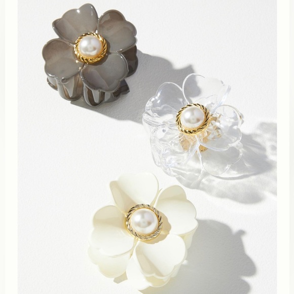 Anthropologie Accessories - Anthropologie Pearly Flower Hair Claws (Set of 3)